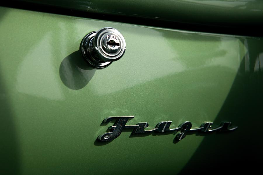 Детали интерьера Frazer Manhattan Sedan (F5061) 1950 года  (фото 5 из 17)
